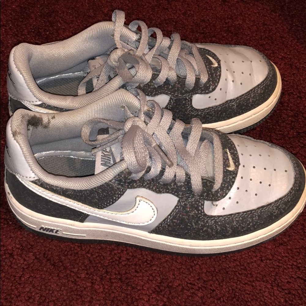 Nike shoes - Picture 2 of 4